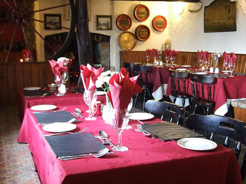 The West Country Inn Кловеллі Екстер'єр фото