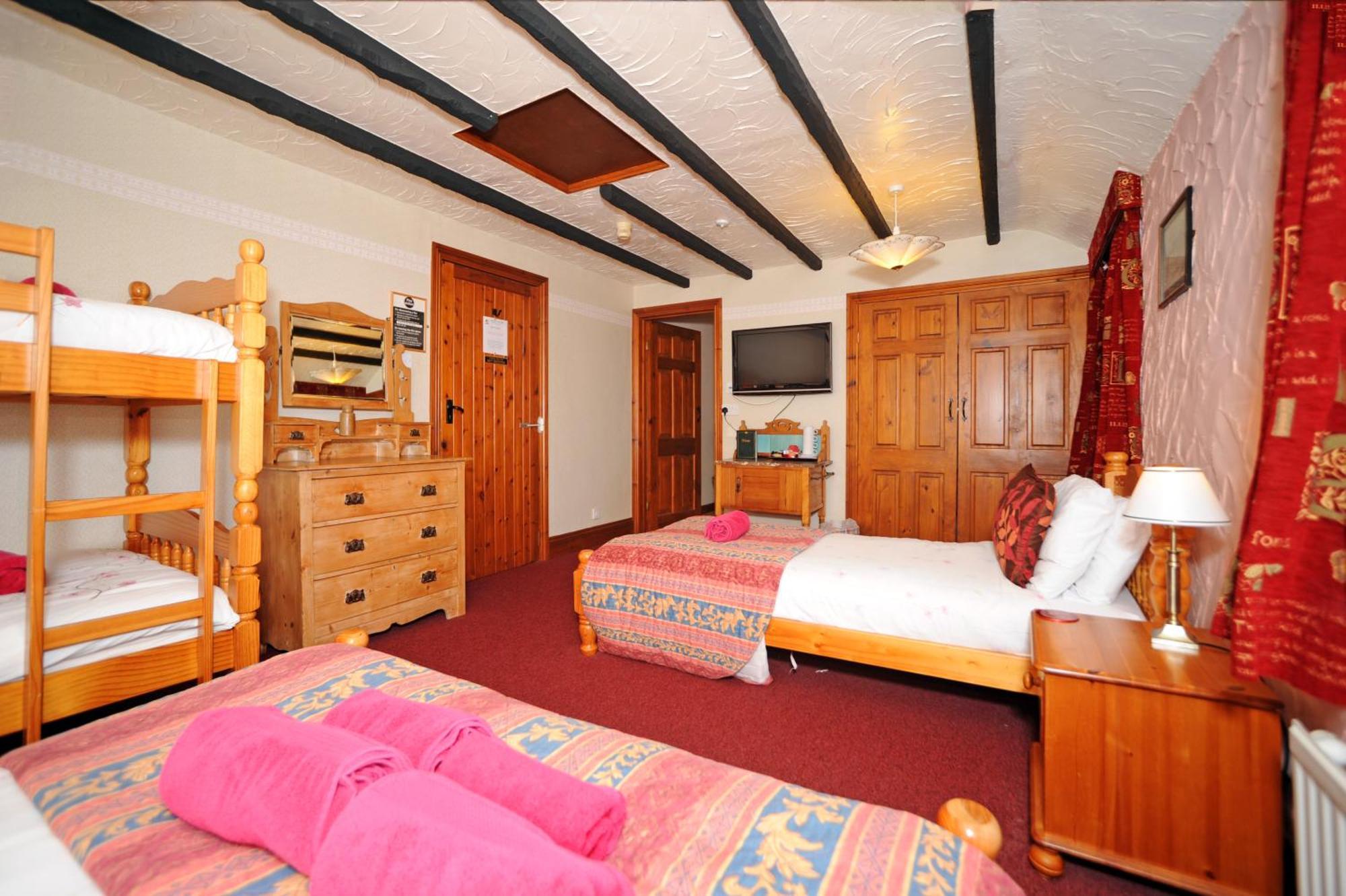 The West Country Inn Кловеллі Екстер'єр фото