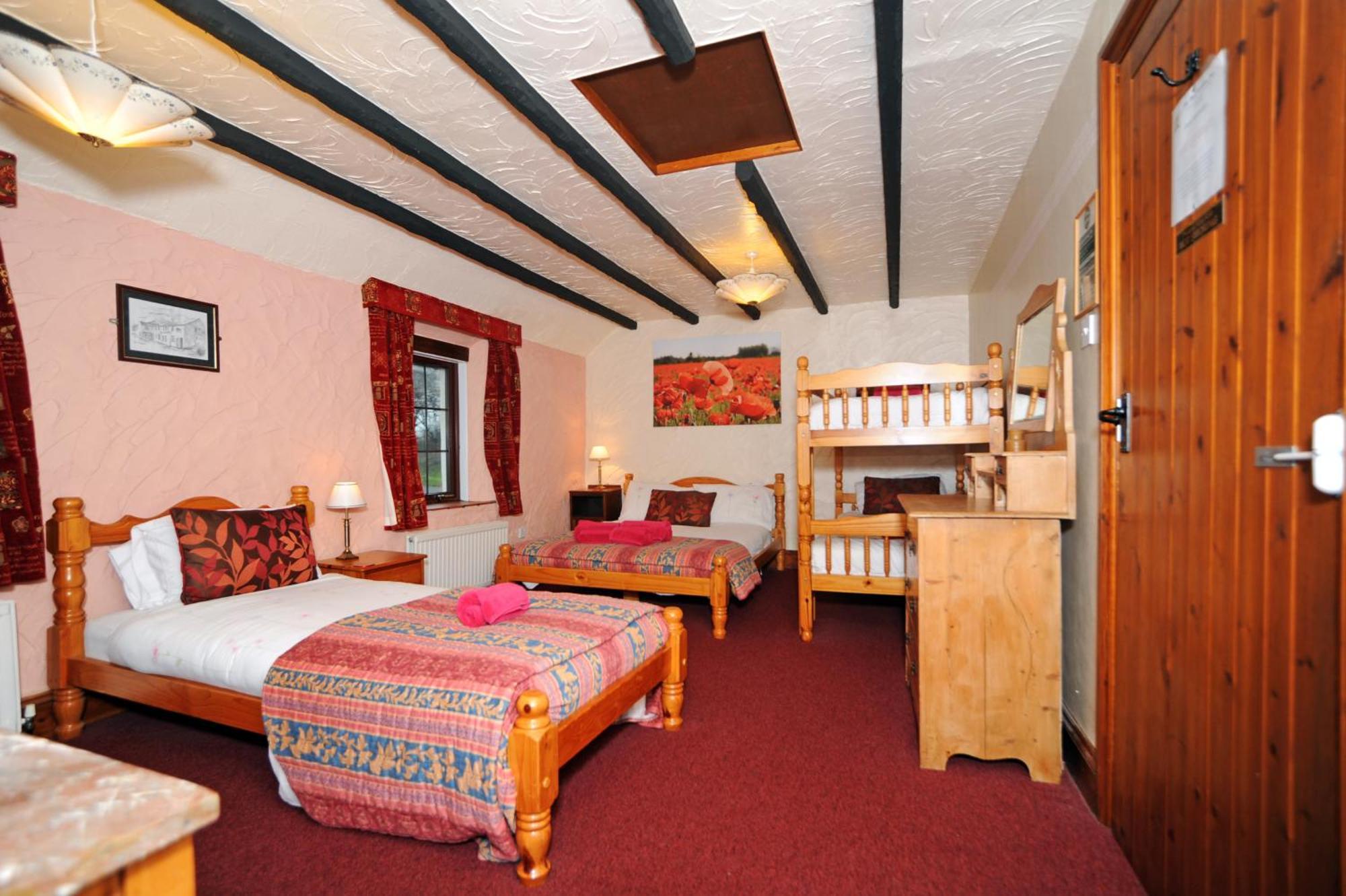 The West Country Inn Кловеллі Екстер'єр фото