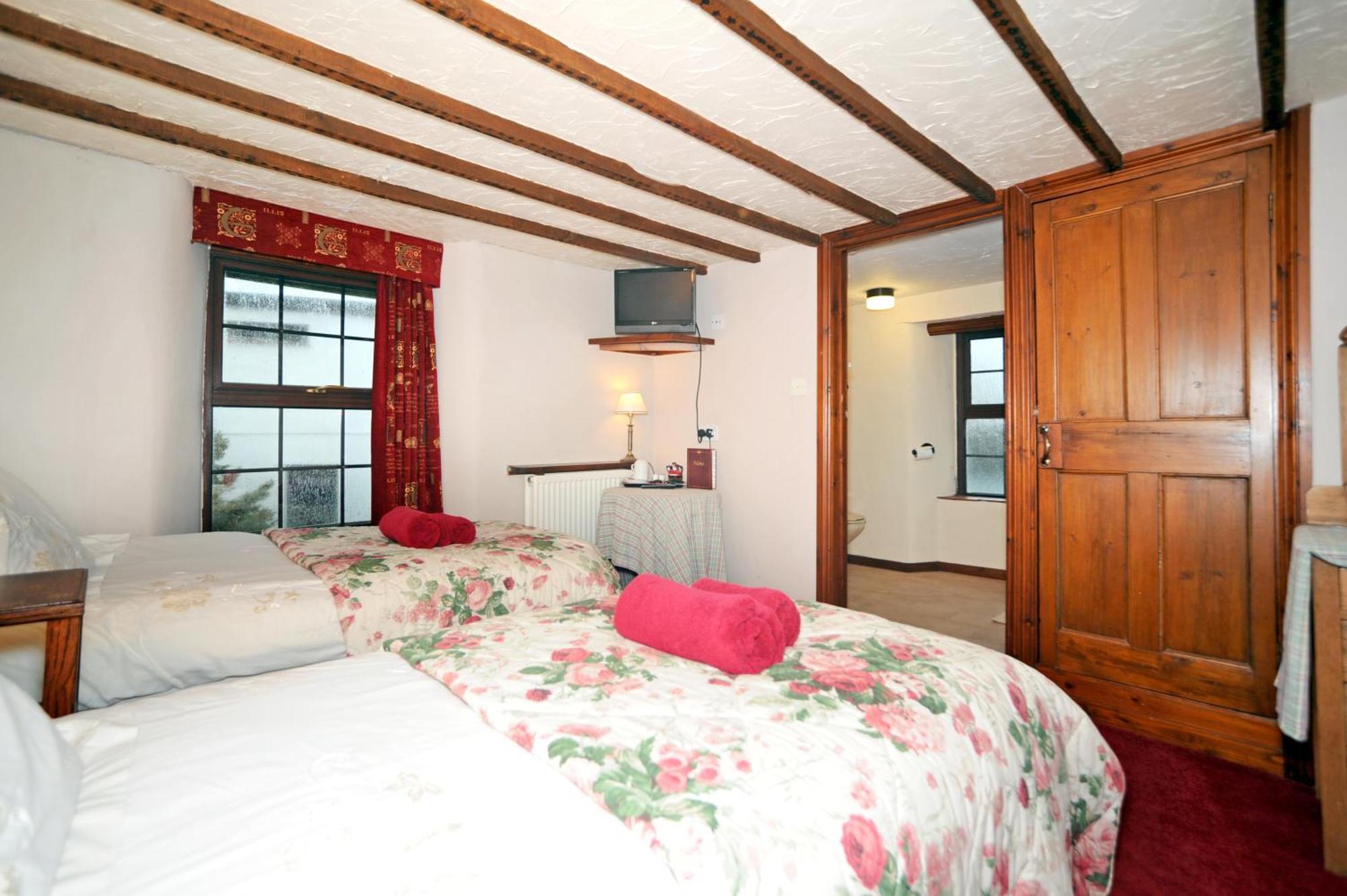 The West Country Inn Кловеллі Екстер'єр фото