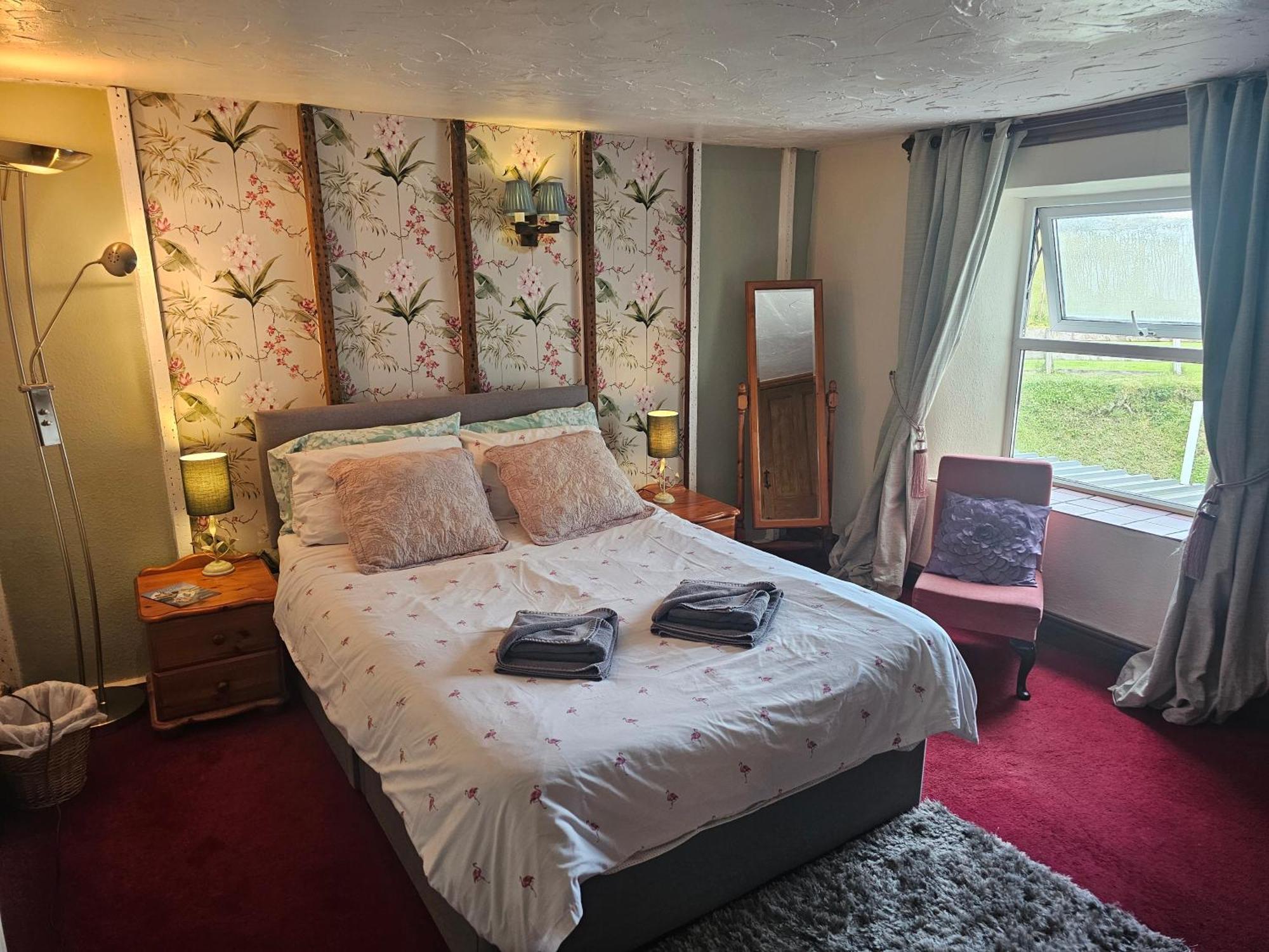 The West Country Inn Кловеллі Екстер'єр фото
