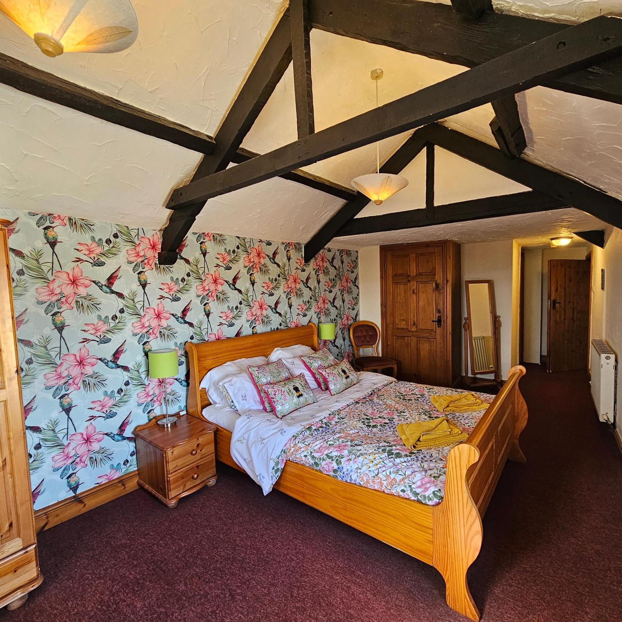 The West Country Inn Кловеллі Екстер'єр фото