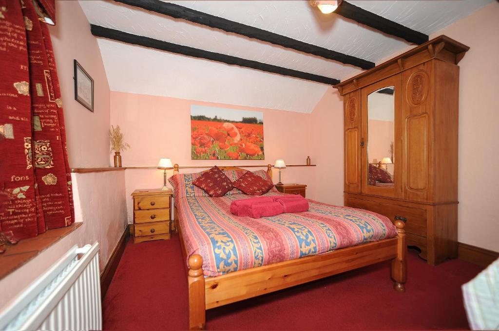 The West Country Inn Кловеллі Номер фото