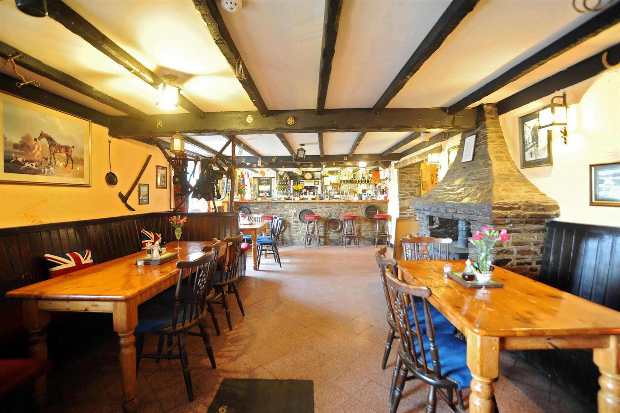 The West Country Inn Кловеллі Екстер'єр фото