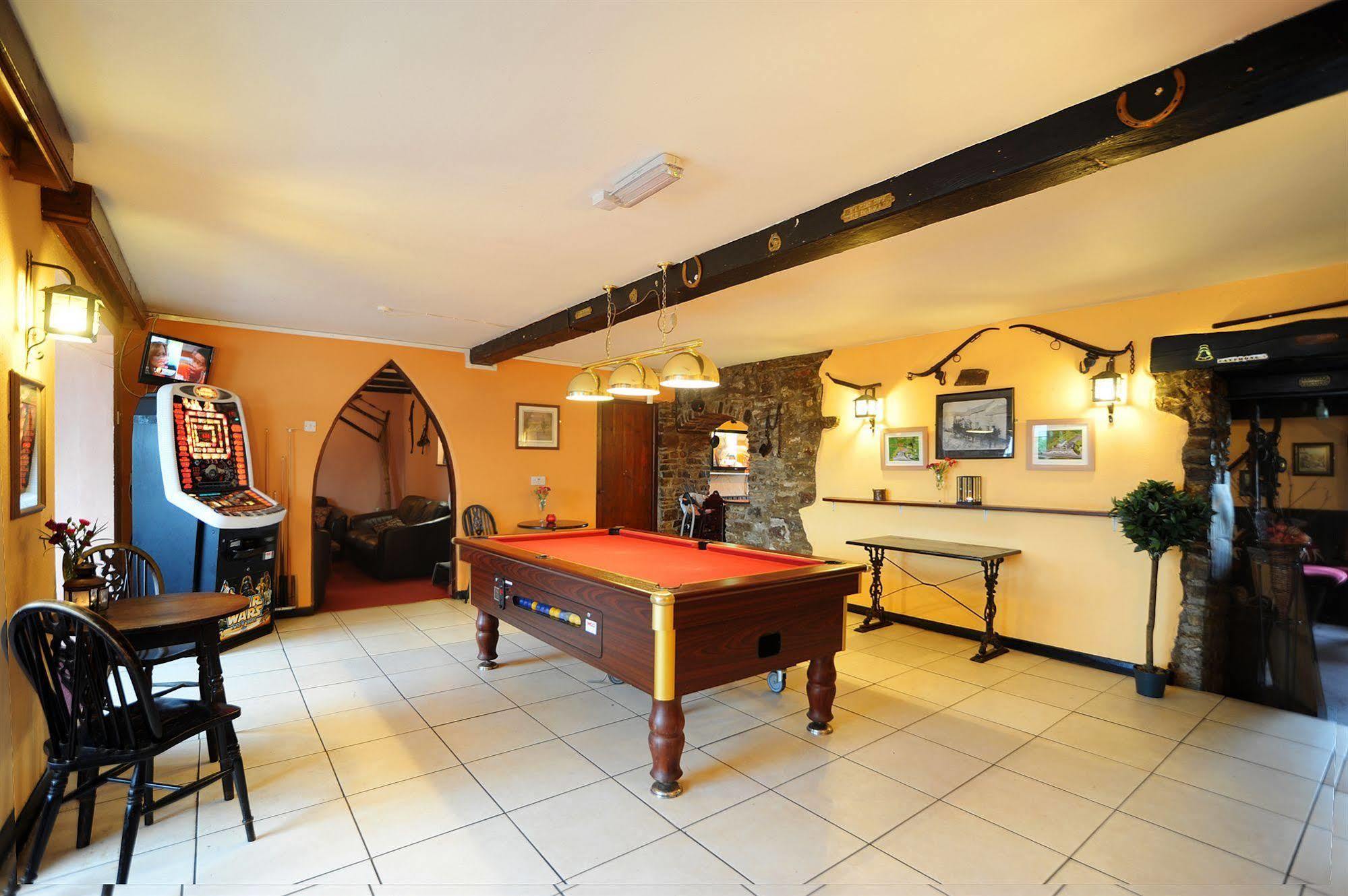 The West Country Inn Кловеллі Екстер'єр фото